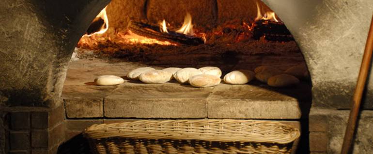 Illustration de : Four à pain au feu de bois